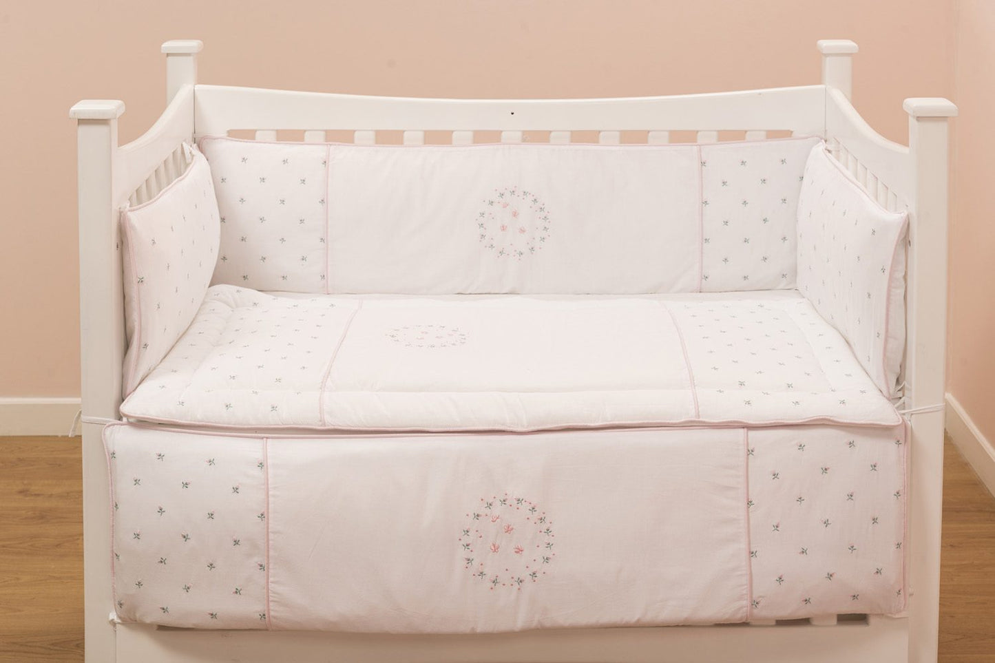 Ring a Ring a Roses Comforter